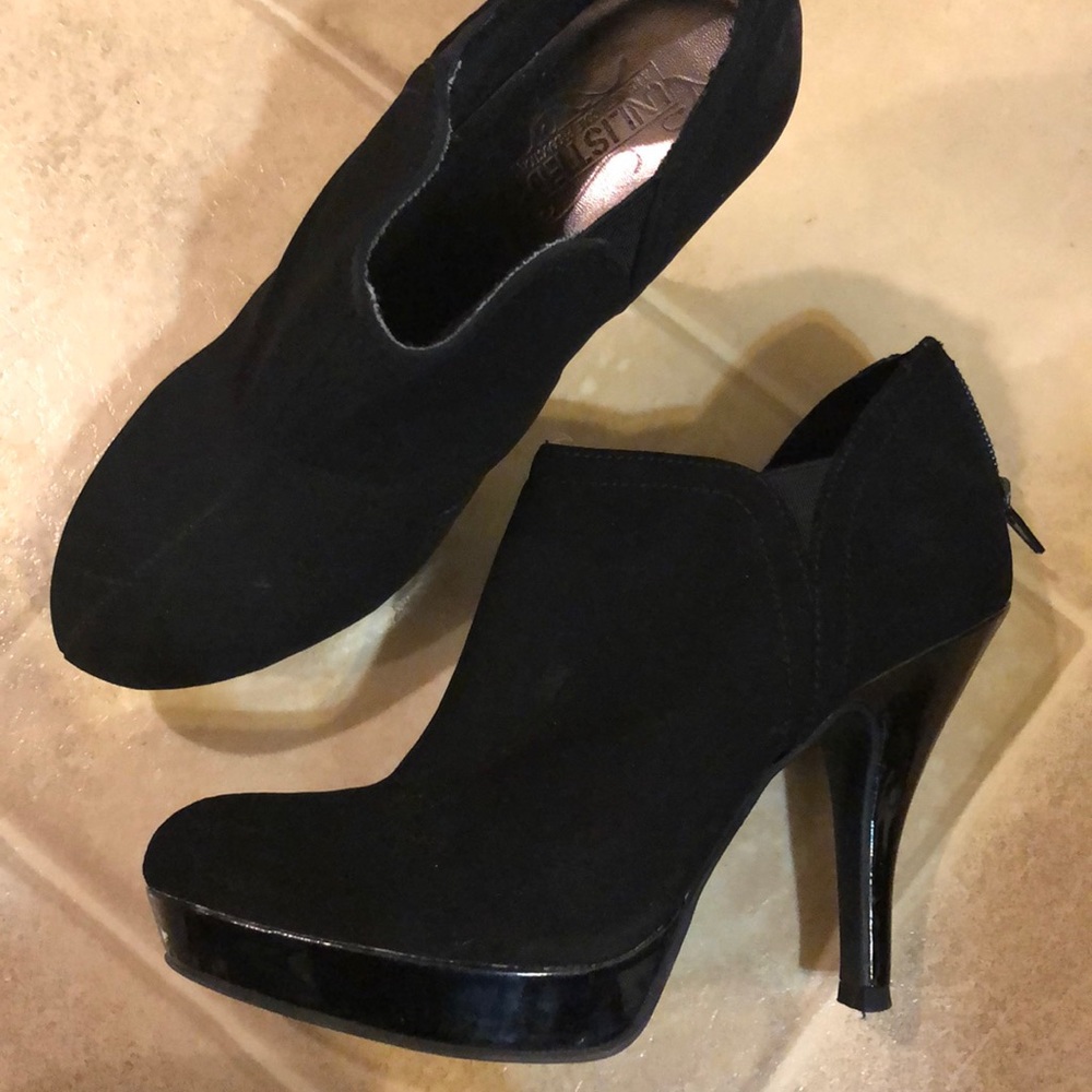 Black heels